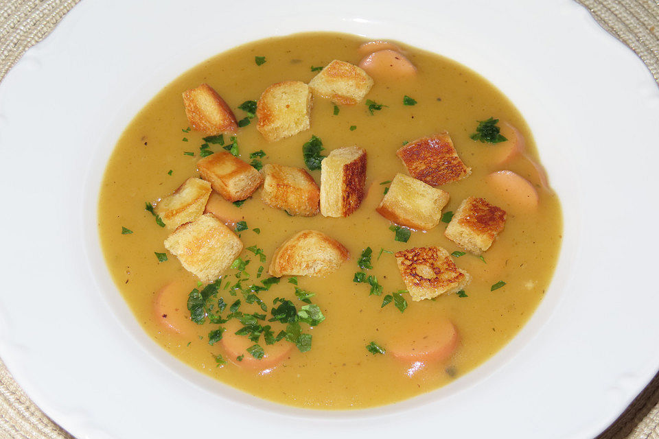 Schwäbische Kartoffelsuppe mit Wienerle