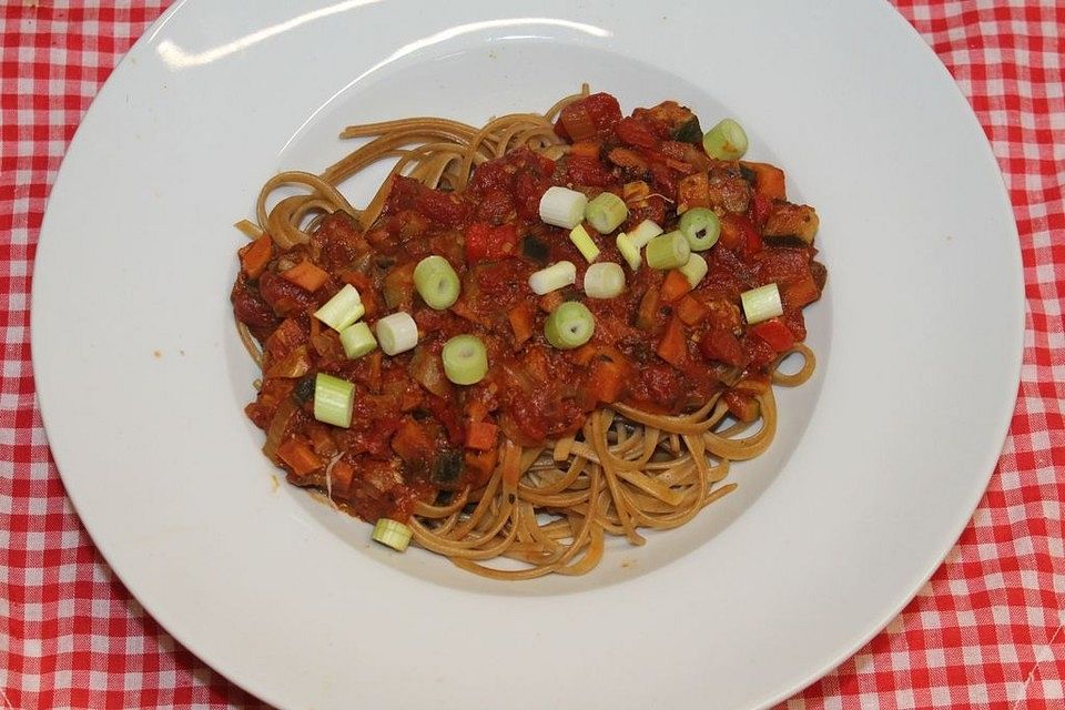 Würzige Tomatensauce mit besonders heißer Olivennote