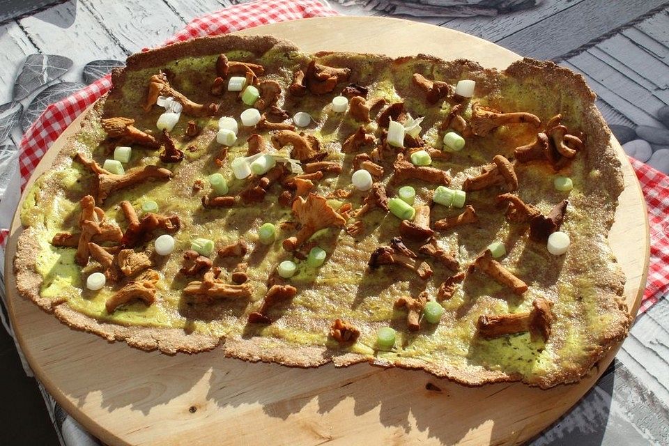 Flammkuchen mit Pfifferlingen à la Gabi