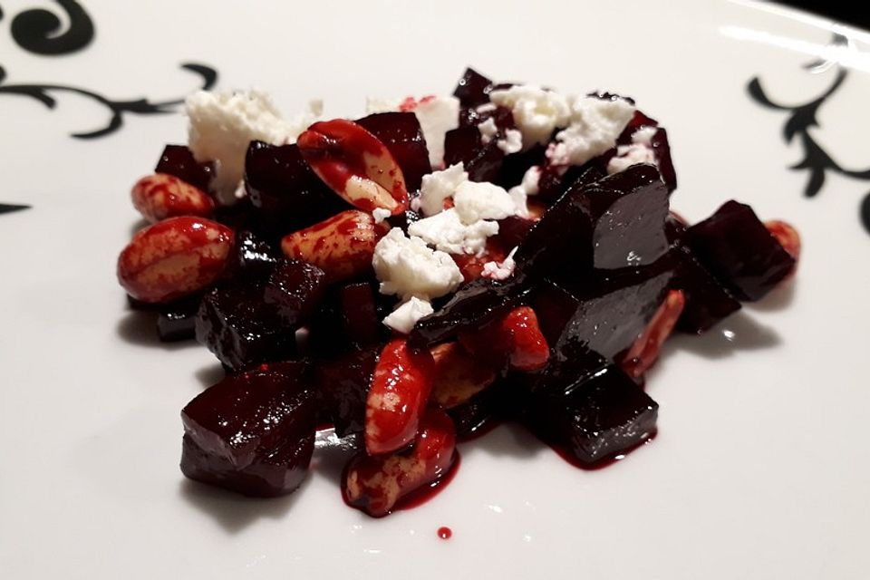 Karamellisierte Rote Bete mit Nuss und Feta