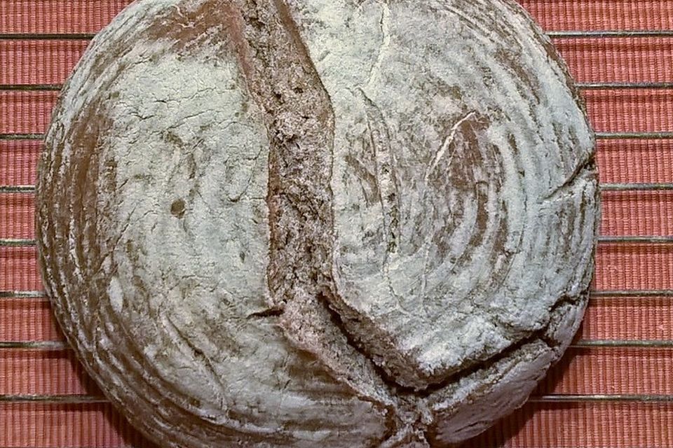 Vollkornbrot pur mit Roggen und Gerste auf Sauerteigbasis