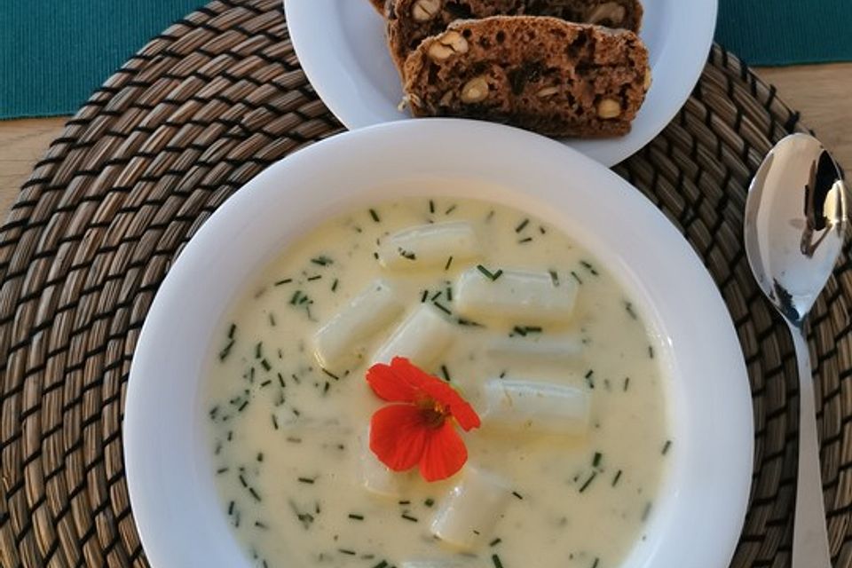 Spargelcremesuppe