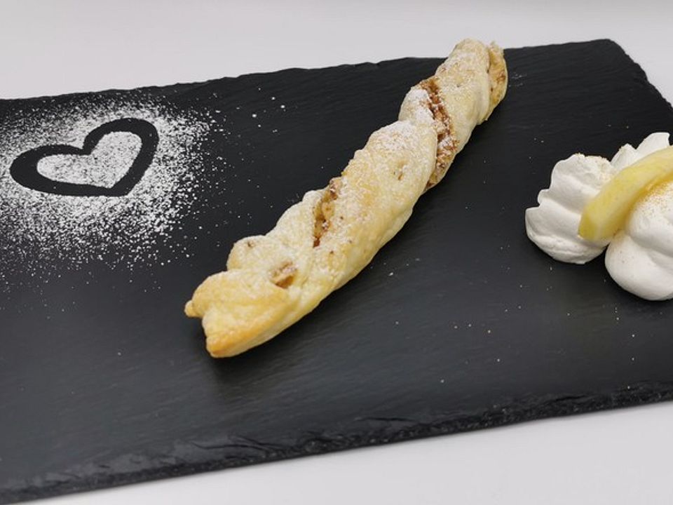 Apfelstrudel-Blätterteig-Stangerl von Katl-w-aus-g| Chefkoch
