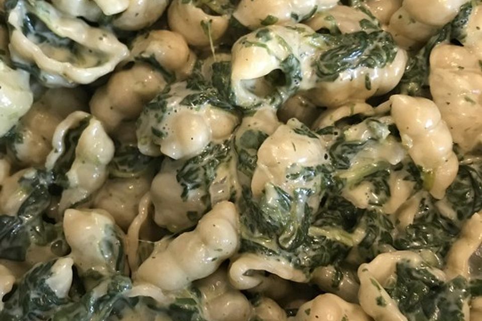 One Pot Pasta mit Blattspinat One Pot Pasta mit Blattspinat