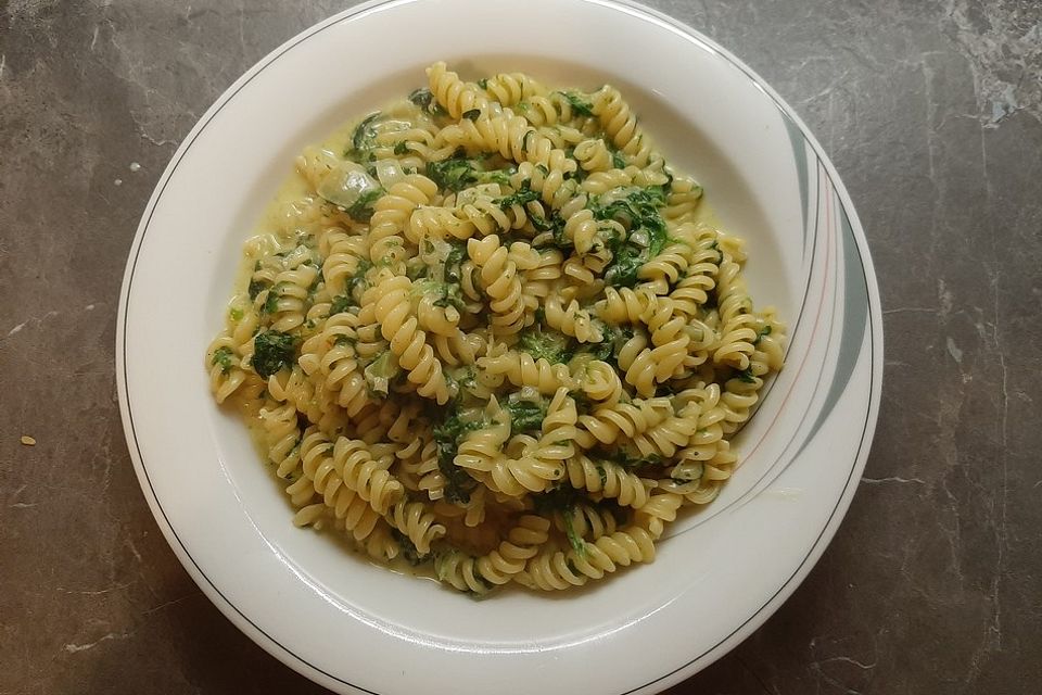 One Pot Pasta mit Blattspinat One Pot Pasta mit Blattspinat