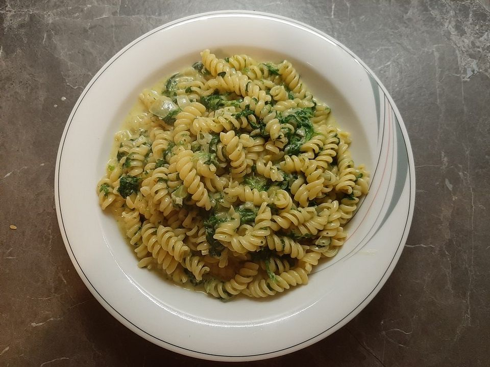 One Pot Pasta mit Blattspinat von Rosza-0701 | Chefkoch