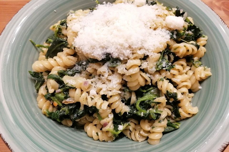 One Pot Pasta mit Blattspinat One Pot Pasta mit Blattspinat