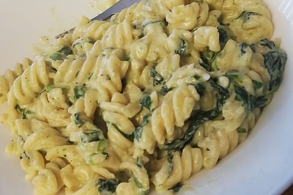 One Pot Pasta mit Blattspinat One Pot Pasta mit Blattspinat