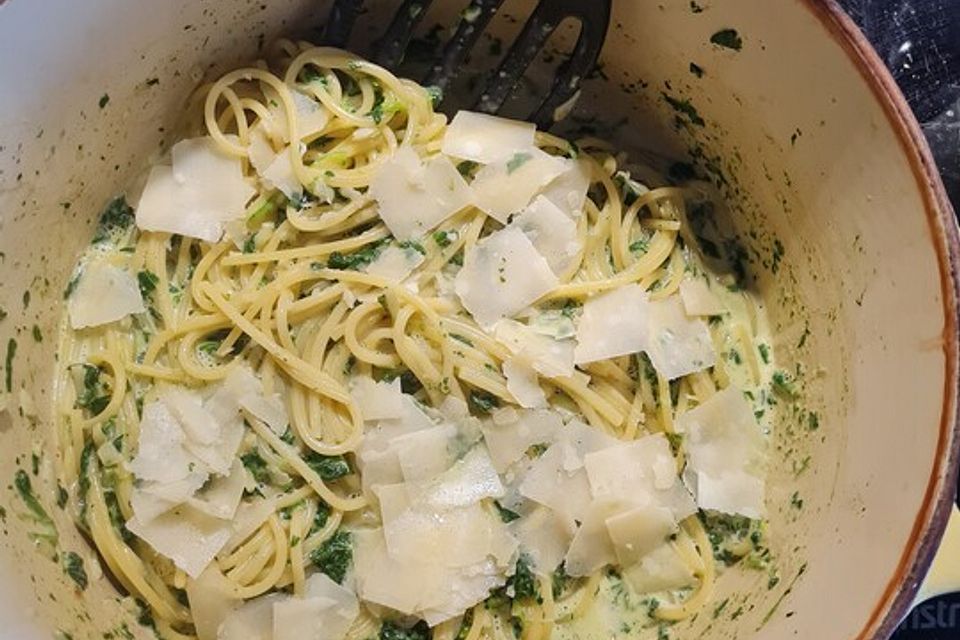 One Pot Pasta mit Blattspinat One Pot Pasta mit Blattspinat