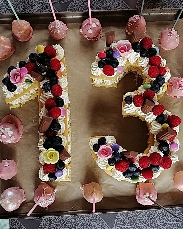 Number Cake mit Biskuitboden und Frischkäse-Creme