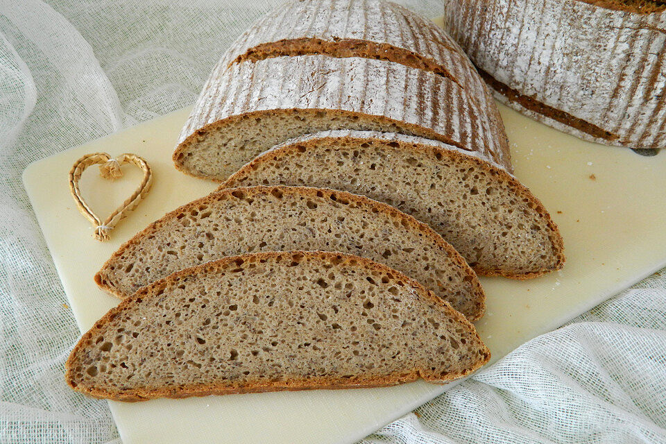 Vollkorn-Sauerteig Brot