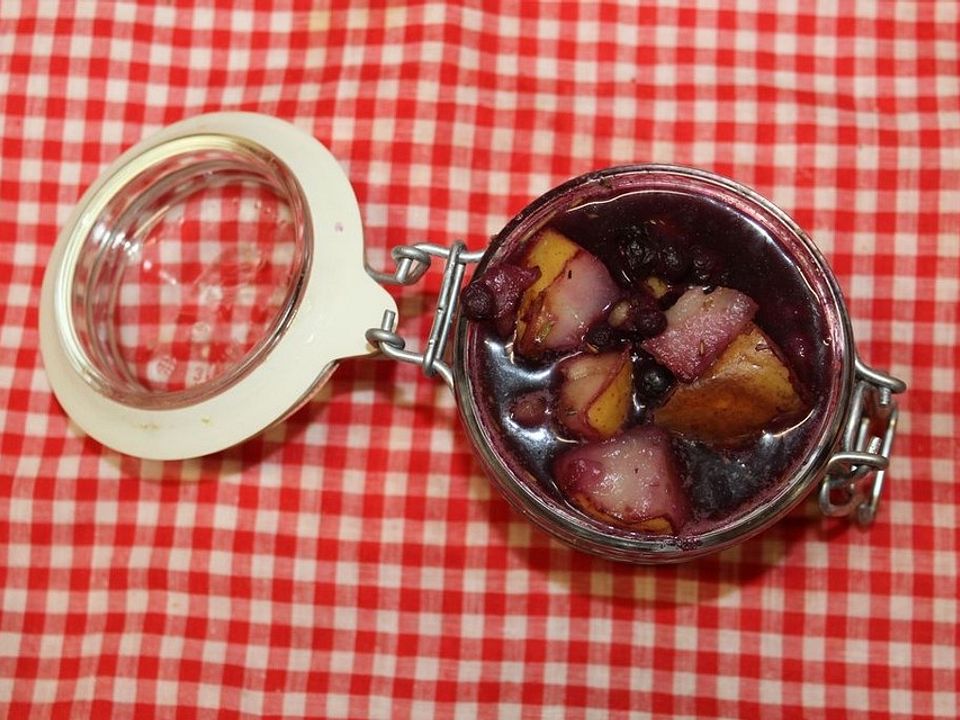 Heidelbeer-Birnen-Kompott mit Rotwein von KochMaus667 | Chefkoch