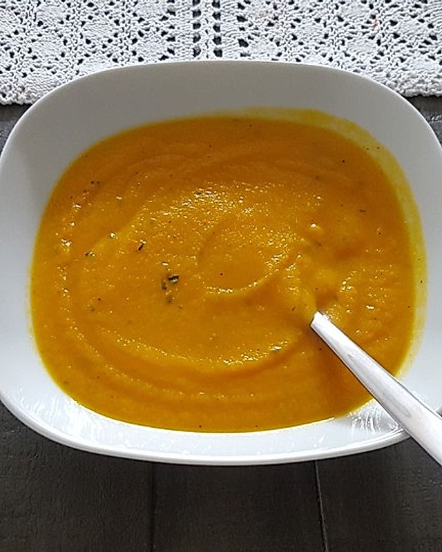 Möhren-Kürbis Suppe