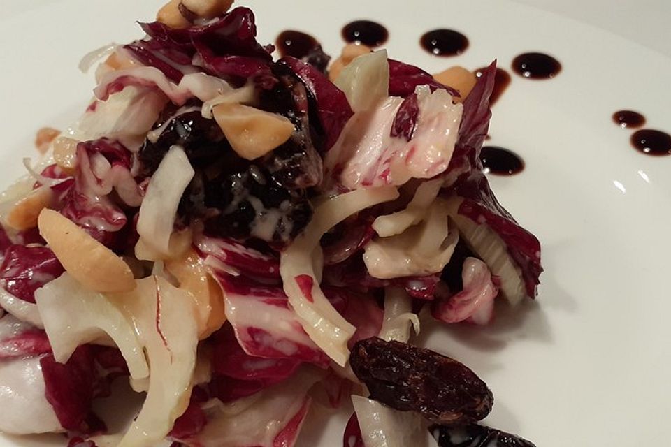 Fenchel-Radicchio-Salat mit Mango-Joghurt-Dressing