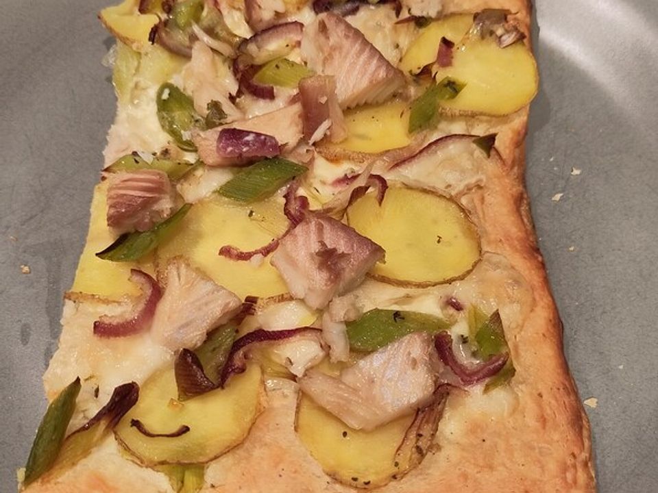 Flammkuchen mit Lachs und Lauch von butterflys80| Chefkoch