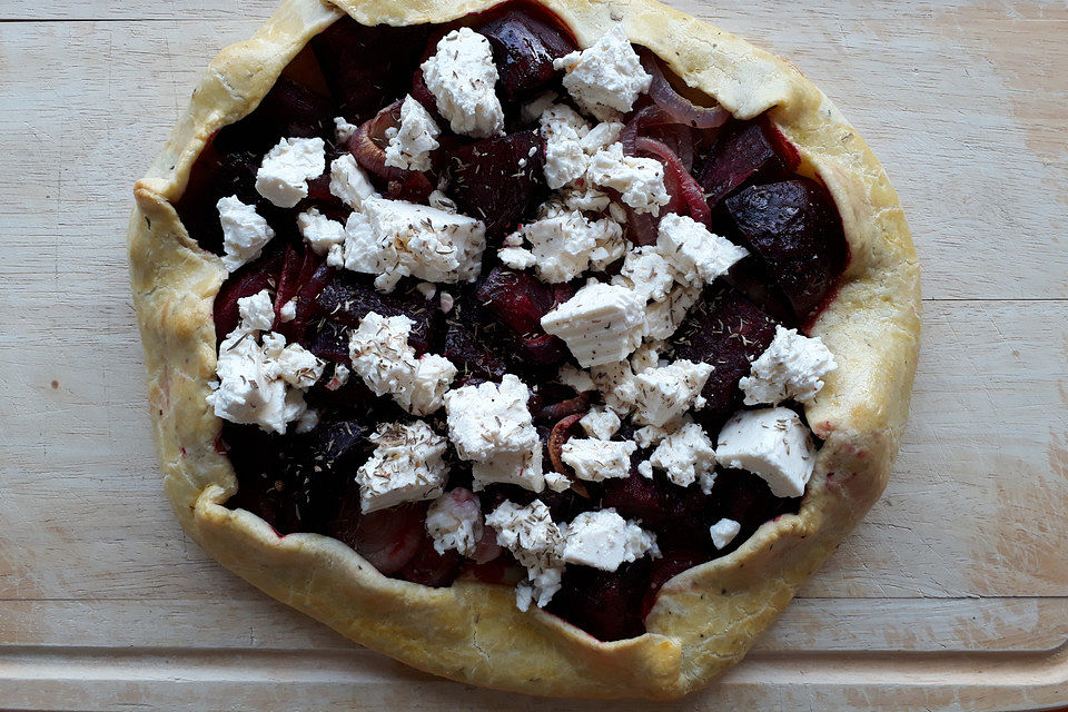 Tarte mit Rote Bete, Feta und Thymian