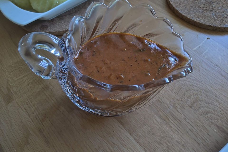 Mediterrane Bratensauce mit Balsamico und Honig