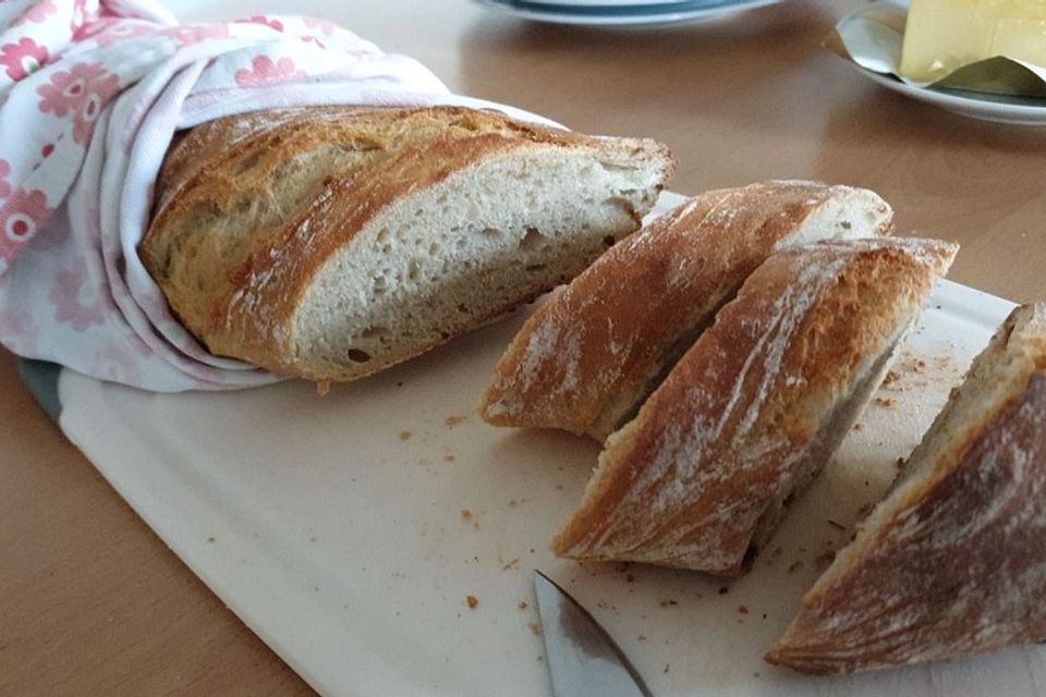 Dinkel-Seele, eine Kombination aus Baguette und Ciabatta