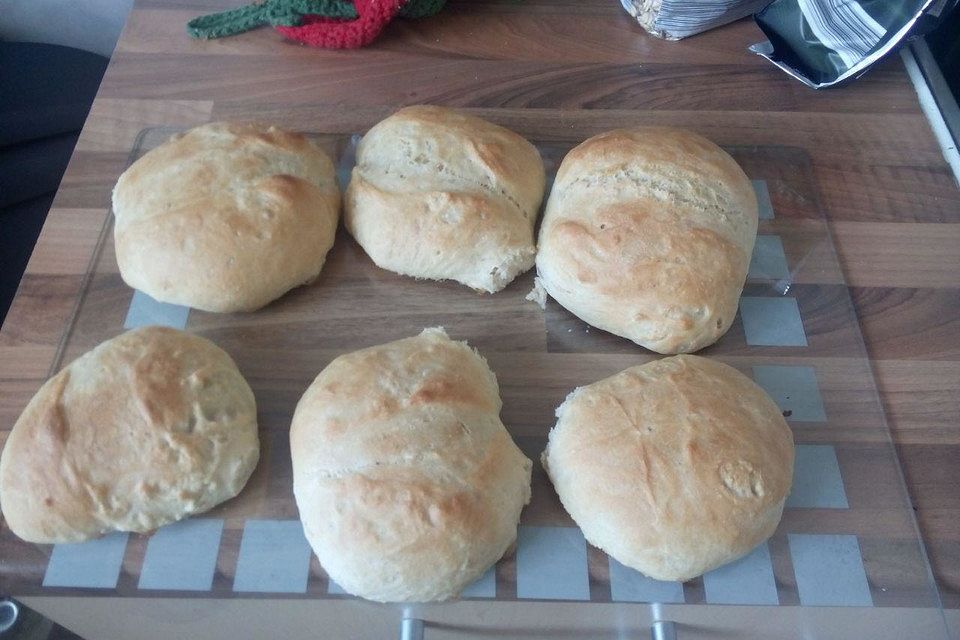 Vegane Milchbrötchen mit Hefe