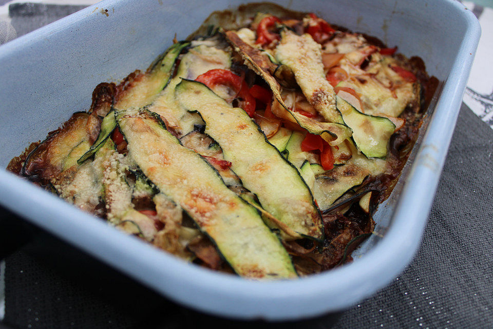 Parmigiana mit Zucchini und Paprika