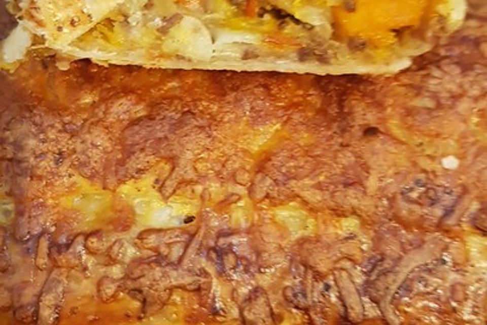 Herzhaft süßer Hack-Kürbis-Strudel