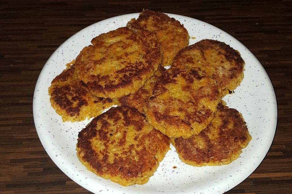 Veganer Linsen-Burger mit Süßkartoffel-Chips