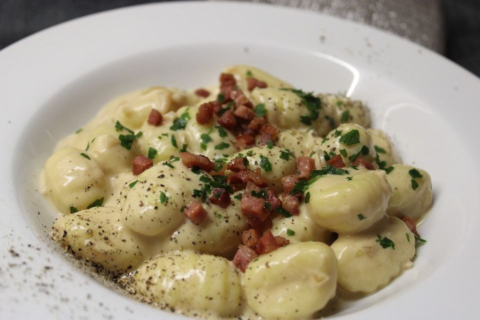 Gnocchi in Senfsahnesauce mit Speck