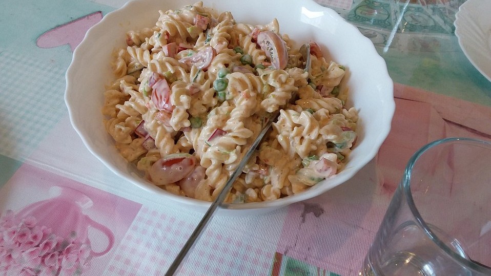 Nudelsalat á la Doris mit Sweet Chili Sauce von Tinaka2311 Nudelsalat á la Doris mit Sweet Chili Sauce von Tinaka2311