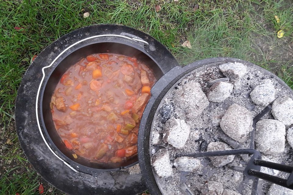 Gulasch aus dem Dutch Oven