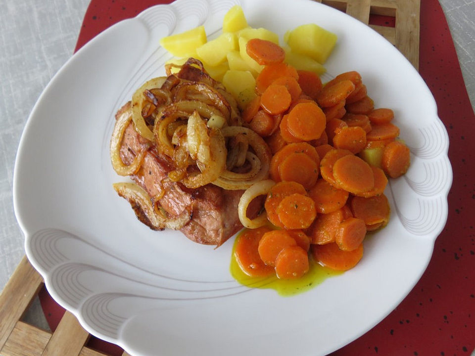 Möhren und Fleischkäse mit Röstzwiebeln von löwewip| Chefkoch