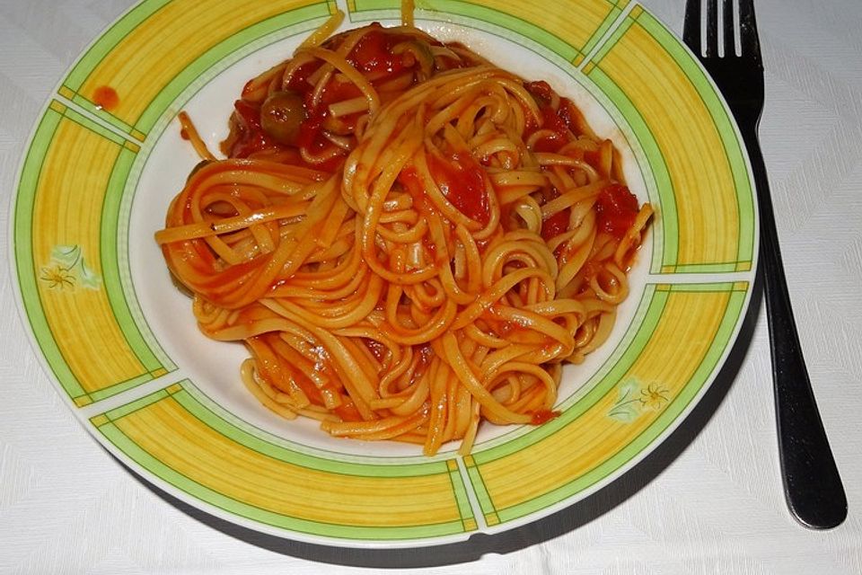 Tomaten-Oliven-Linguine mit Weißweinnote à la  Didi