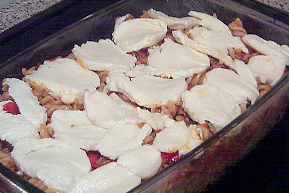 Nudel - Hackauflauf mit Mozzarella Nudel - Hackauflauf mit Mozzarella