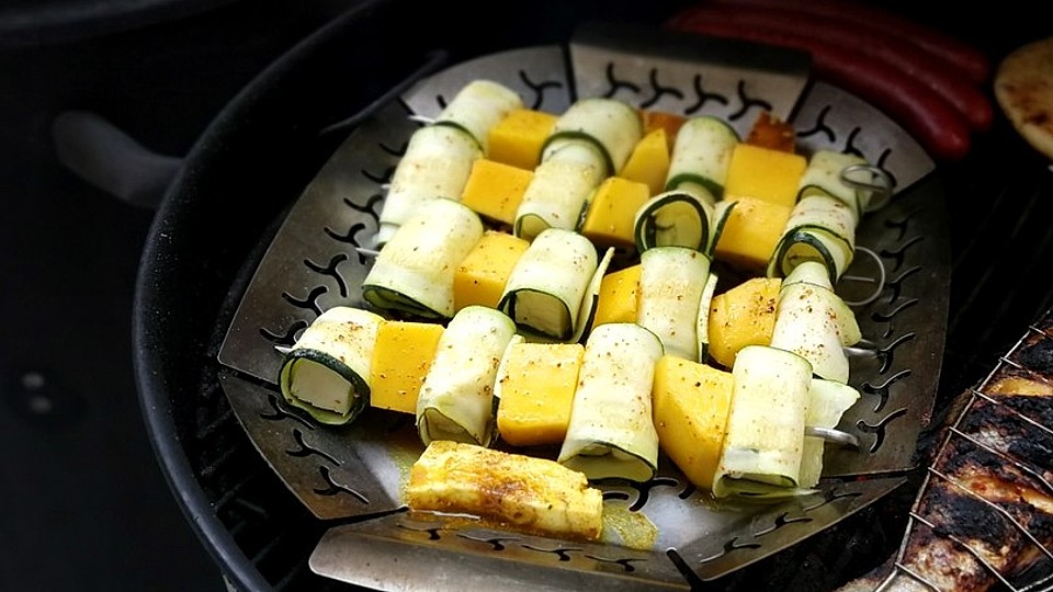 Halloumi-Zucchini-Mango-Spieße zum Grillen von Kreidefrau