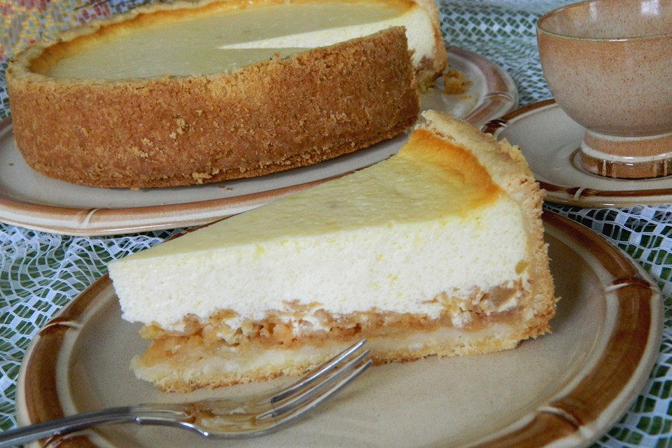 Käsekuchen mit Äpfeln