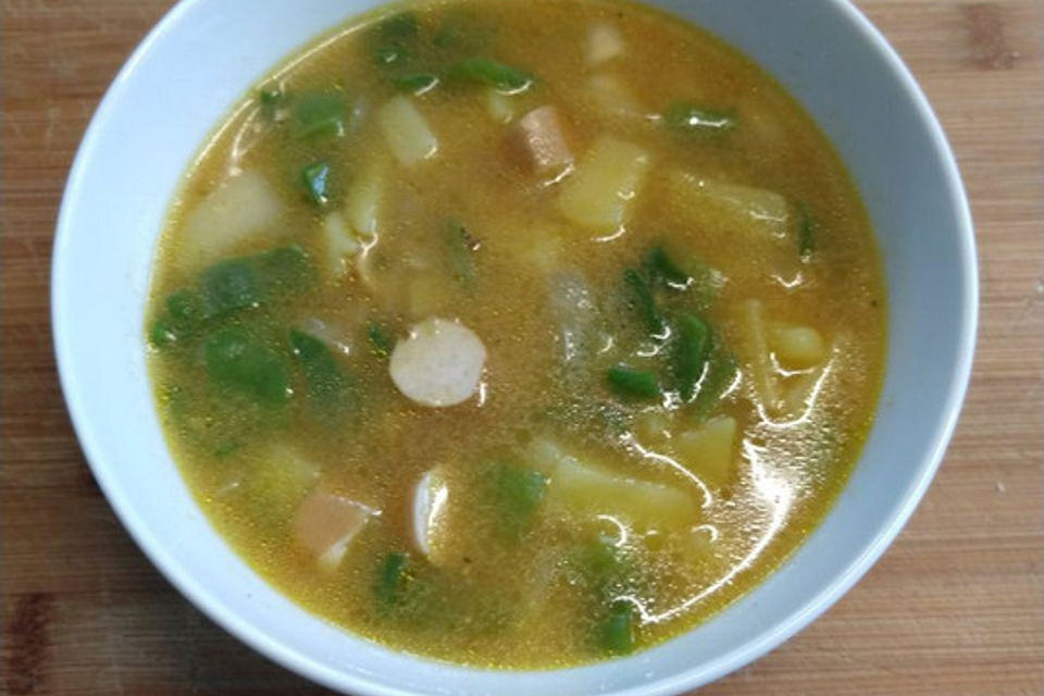 Kartoffelsuppe mit Paprika und Kohlrabi