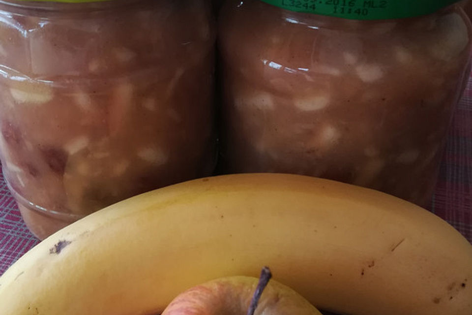 Winterliches Apfel-Bananen-Kompott zum Einkochen im Backofen