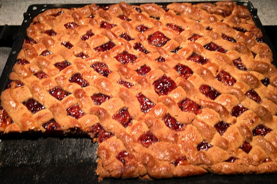 Linzertorte auf dem Blech