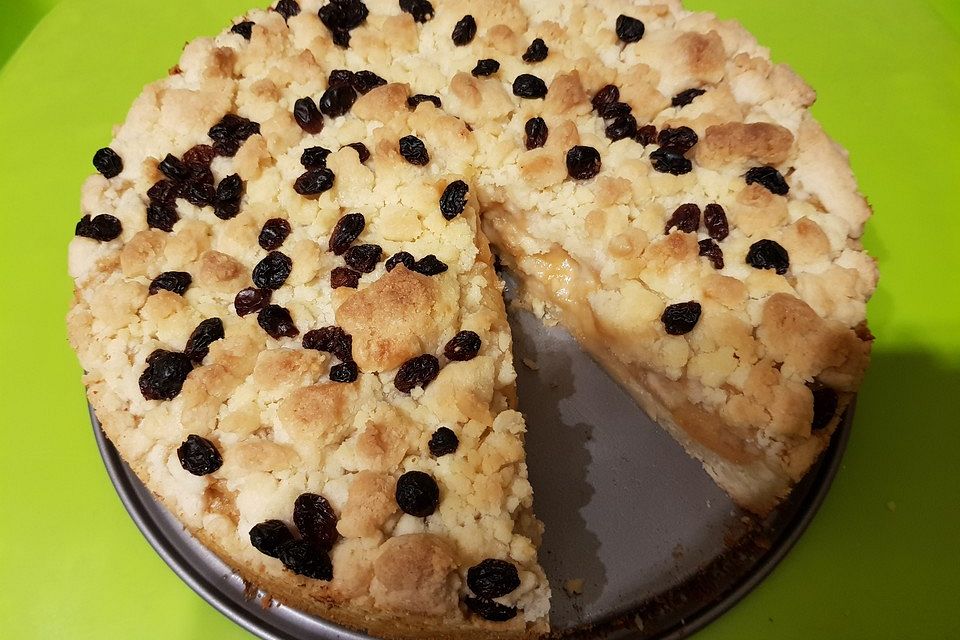 Apfel-Karamellkuchen mit Streuseln auf Mürbeteig