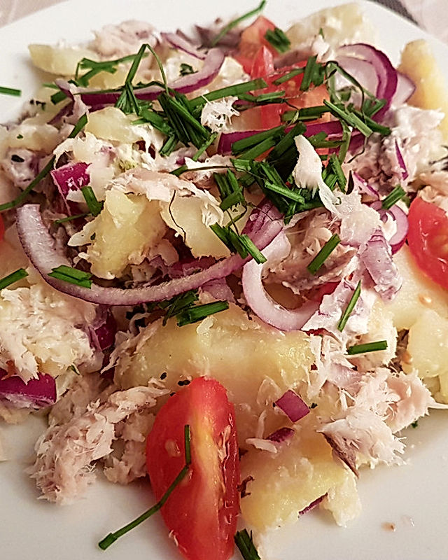 Pellkartoffel-Räuchermakrele-Salat