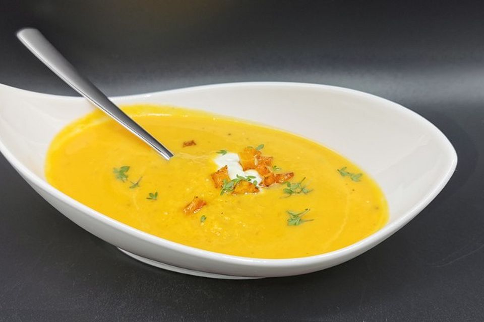 Süßkartoffelsuppe mit Möhren