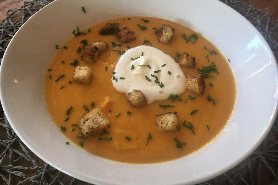 Süßkartoffelsuppe mit Möhren