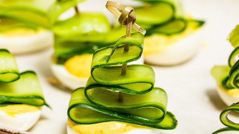 gef-llte-eier-mit-tannenbaum