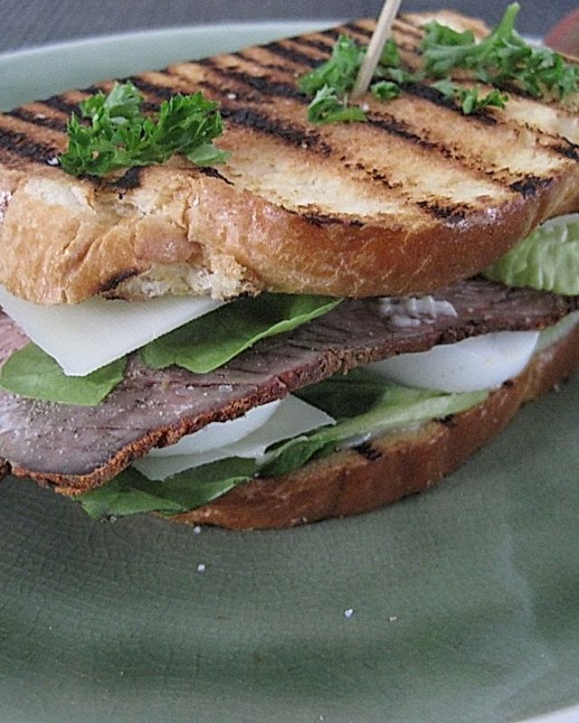 Funnys Brioche-Roastbeef-Sandwich mit Trüffelmayo