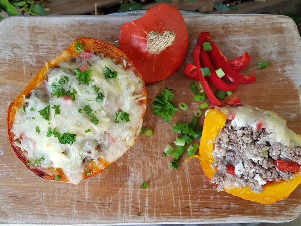 Gefüllter Hokkaidokürbis mit Feta-Käse und Paprika von birteru| Chefkoch