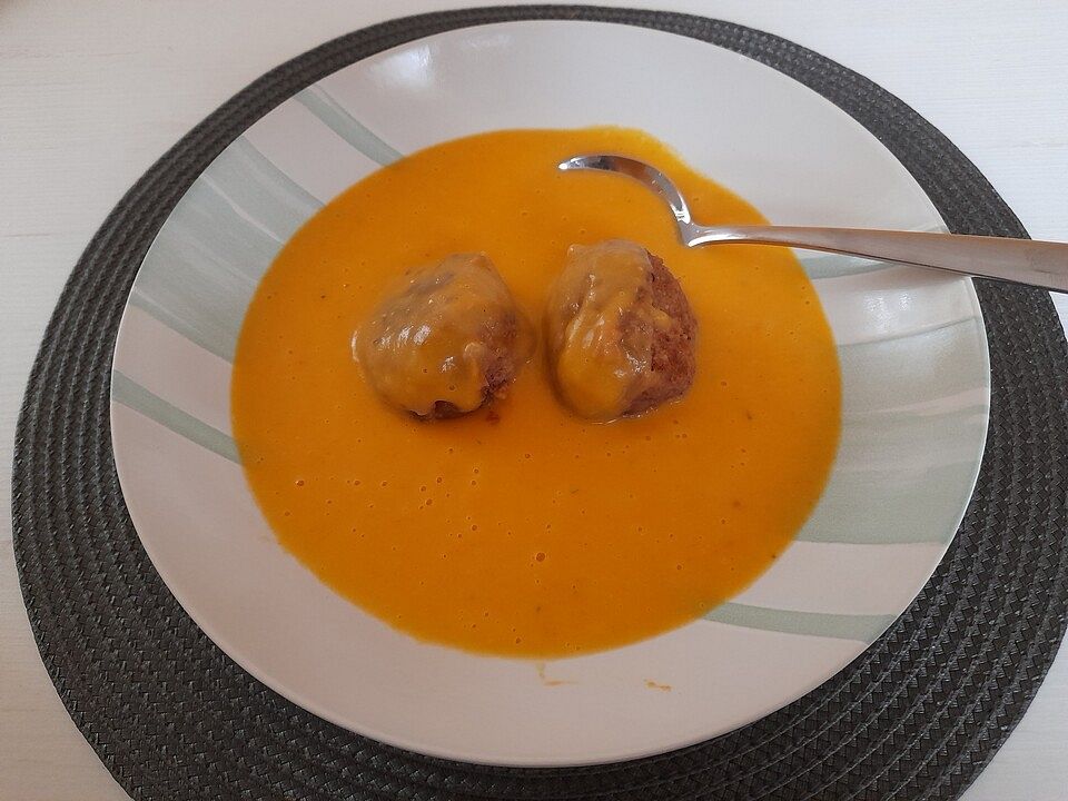Cremige Möhrensuppe mit Hackfleischklößen von clr76| Chefkoch