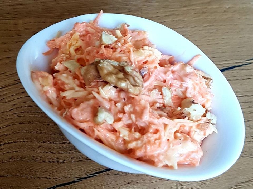 Möhren-Käse-Salat mit Walnuss von Tanüschka_1906| Chefkoch