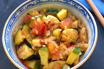 Konjak-Curry-Reis mit Hähnchenbrust und Gemüse