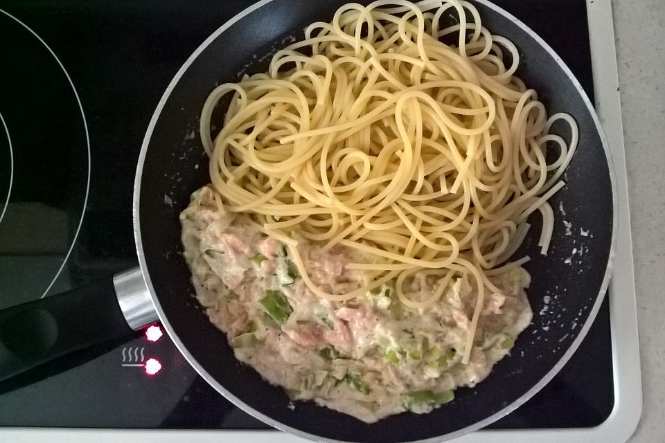 Leckere Räucherlachs-Spaghetti