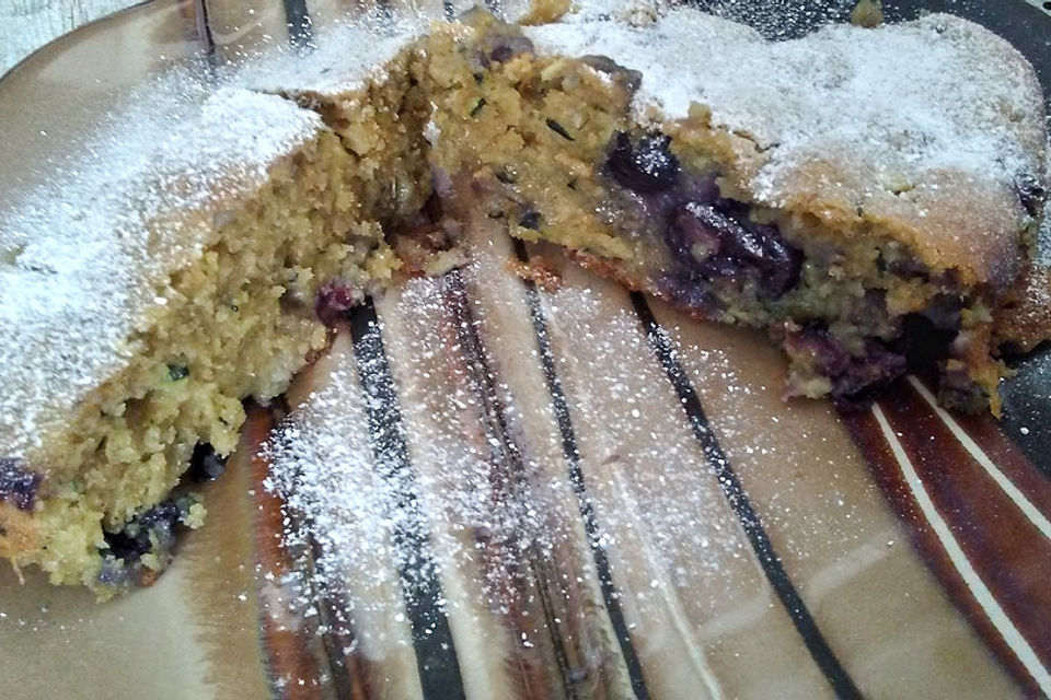 Blaubeeren - Zucchini - Blechkuchen