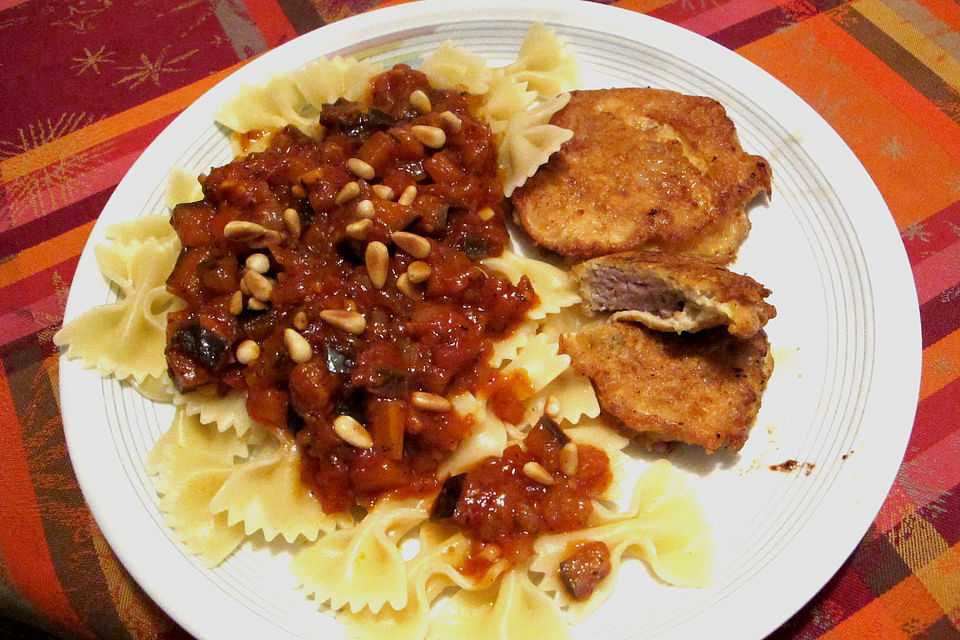 Piccata Milanese vom Schweinefilet mit Tomaten-Auberginen-Sauce